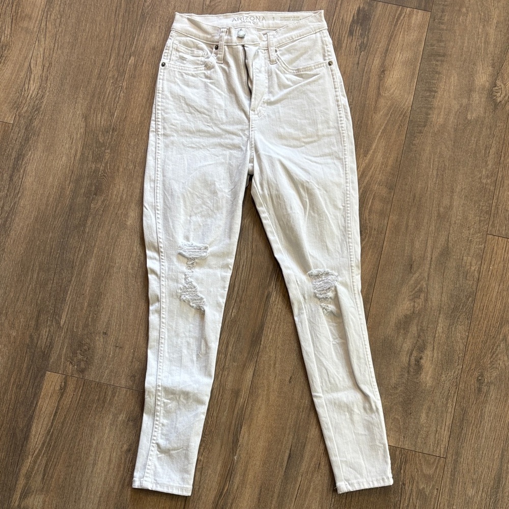 Arizona Jean Company Women's White Distressed Skinny Jeans